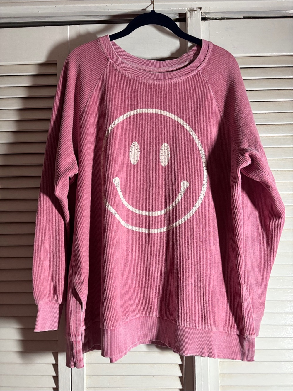 Pink Smiley Graphic Women's Sweatshirt